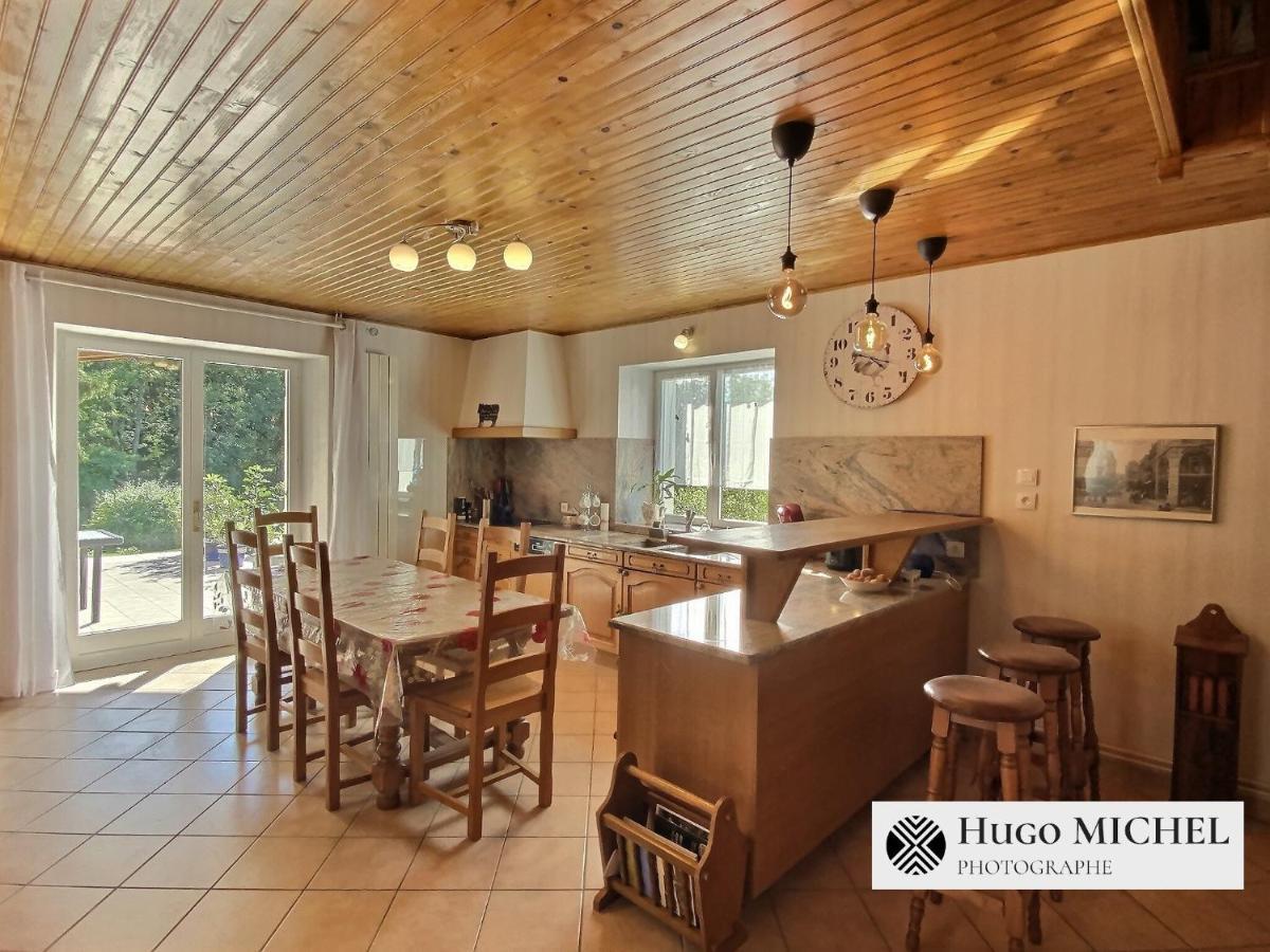 Les Volets Bleus Villa La Chapelle-aux-Bois Екстериор снимка
