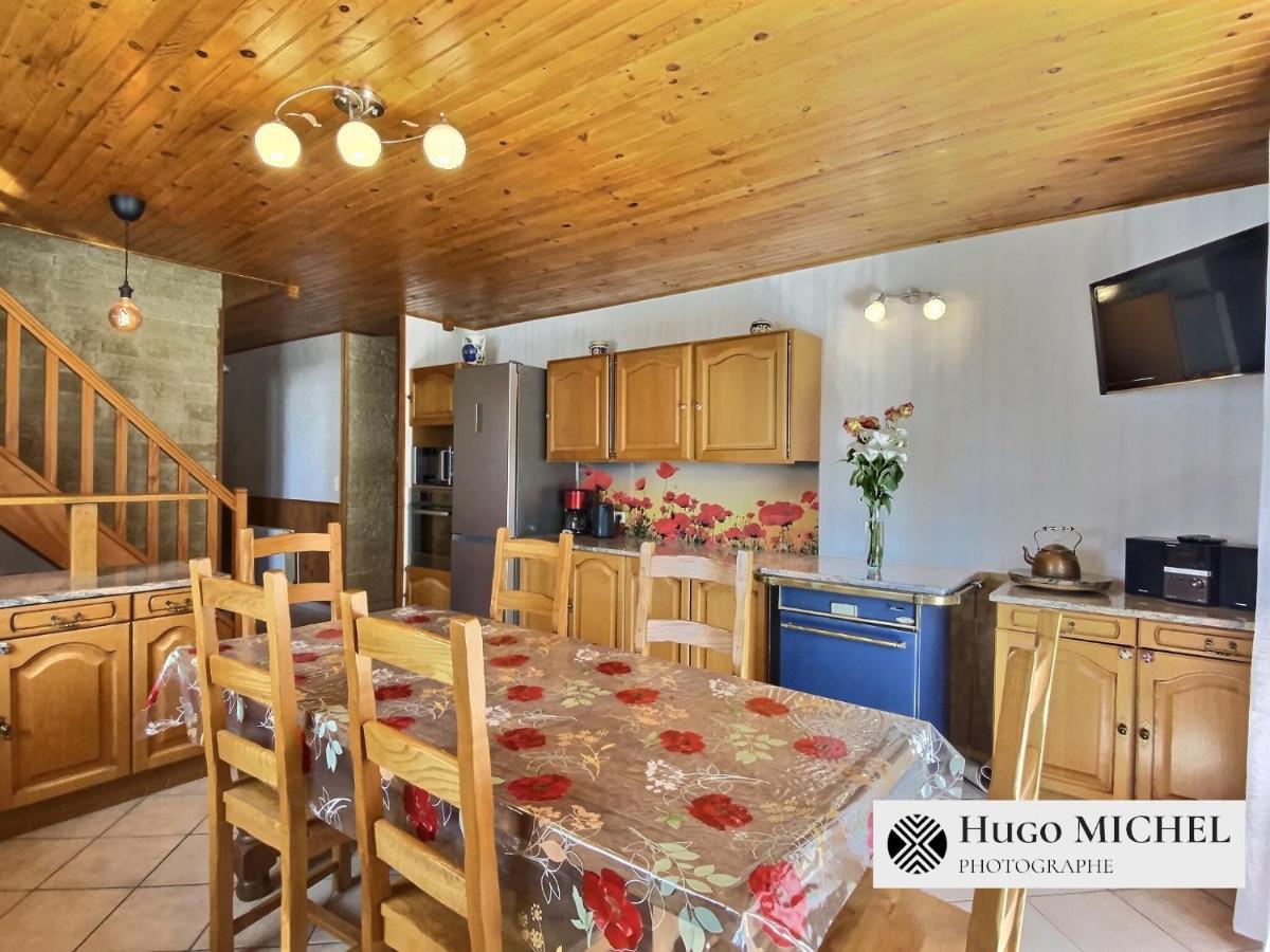 Les Volets Bleus Villa La Chapelle-aux-Bois Екстериор снимка