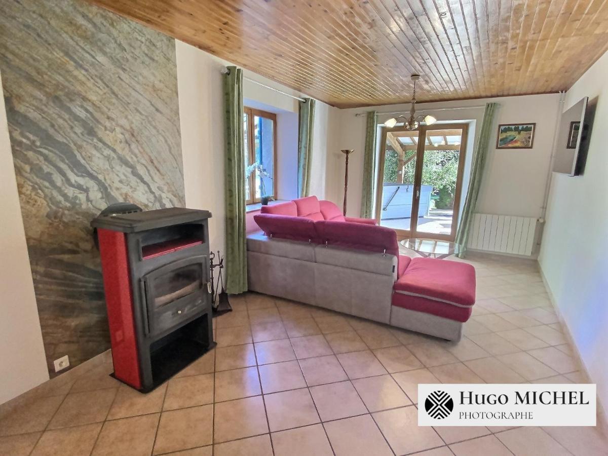 Les Volets Bleus Villa La Chapelle-aux-Bois Екстериор снимка