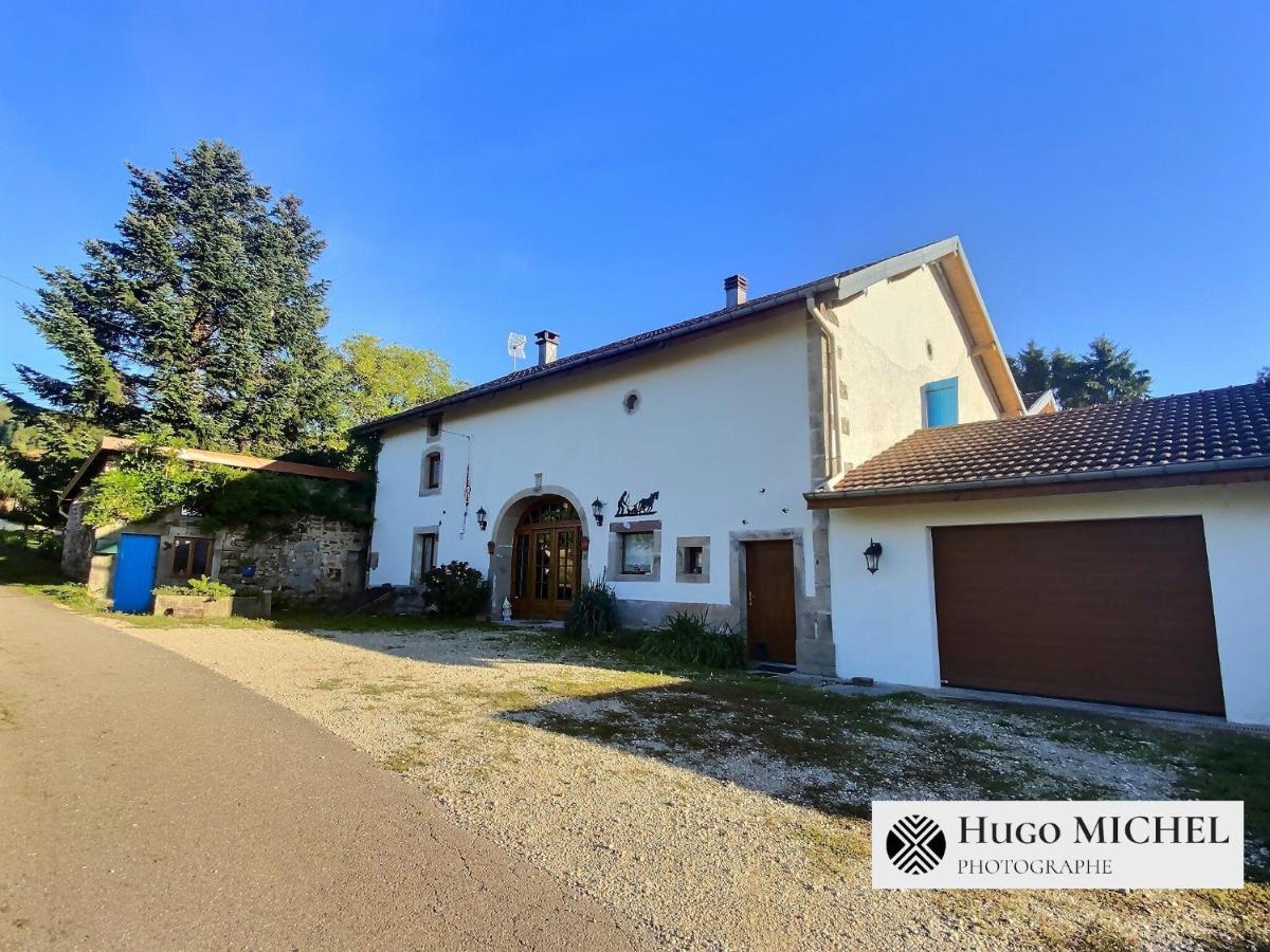 Les Volets Bleus Villa La Chapelle-aux-Bois Екстериор снимка